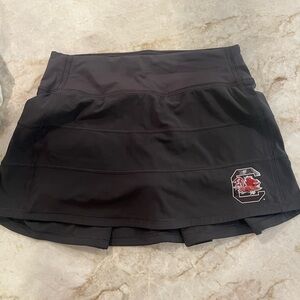 Lululemon tennis skirt South Carolina. Never worn.